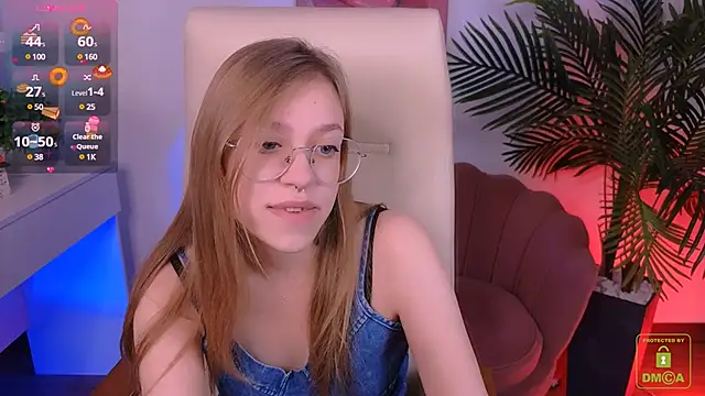 Snapshot of LayriantaVee chatting on 01.27.25 LayriantaVee online show from 01.27.25