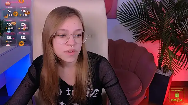 Snapshot of LayriantaVee chatting on 01.28.25 LayriantaVee online show from 01.28.25