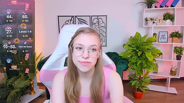 Snapshot of LayriantaVee chatting on 02.01.25 LayriantaVee online show from 02.01.25