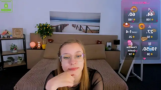 Snapshot of LayriantaVee chatting on 02.18.25 LayriantaVee online show from 02.18.25