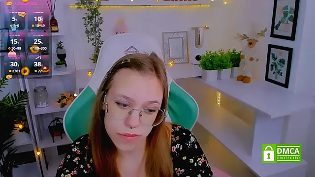 Snapshot of LayriantaVee chatting on 02.26.25 LayriantaVee online show from 02.26.25