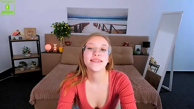 Snapshot of LayriantaVee chatting on 03.01.25 LayriantaVee online show from 03.01.25