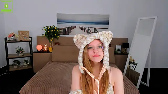 Snapshot of LayriantaVee chatting on 03.03.25 LayriantaVee online show from 03.03.25