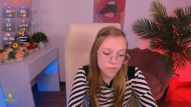 Snapshot of LayriantaVee chatting on 03.13.25 LayriantaVee online show from 03.13.25