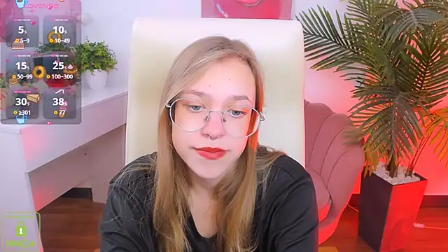 Snapshot of LayriantaVee chatting on 09.11.25 LayriantaVee online show from 09.11.25