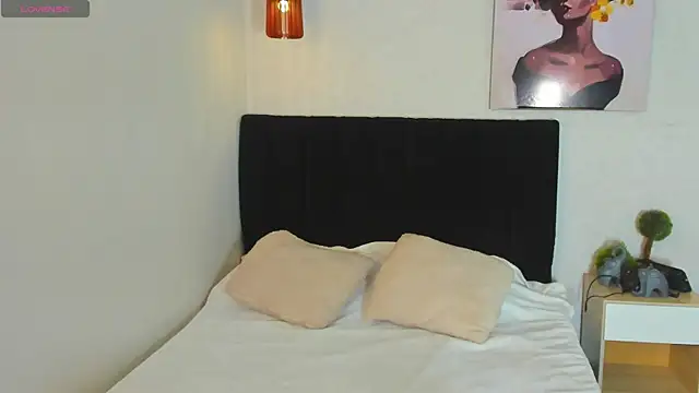 Scarlett  bell online show from 09.17.25