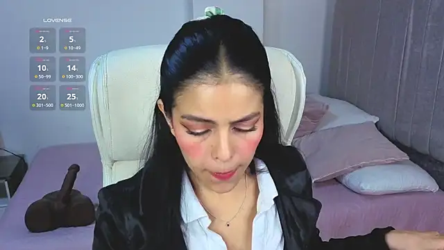 Eliie Ruizz online show from 01.07.26