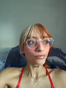 Snapshot of Dani_pegin chatting on 05.16.26 Dani pegin online show from 05.16.26