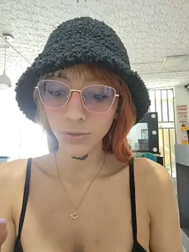 Snapshot of Dani_pegin chatting on 05.25.26 Dani pegin online show from 05.25.26