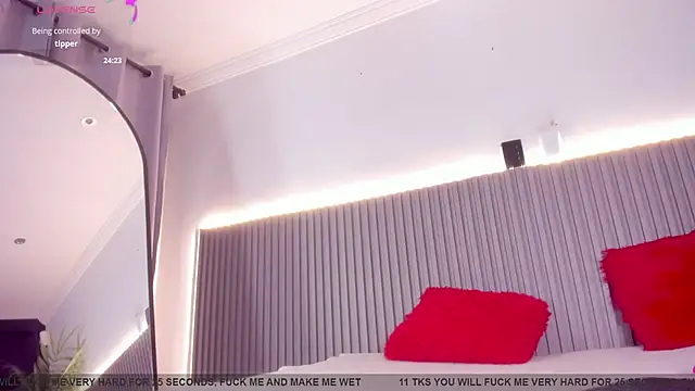 valentina lux online show from 03.27.26