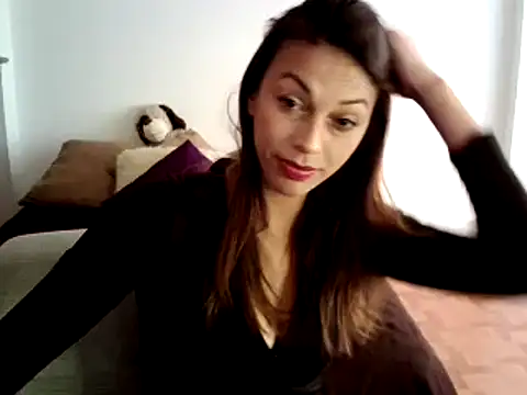 Hanna Charming online show from 12.18.24