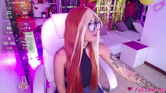 AliceWalker 11 online show from 09.20.25