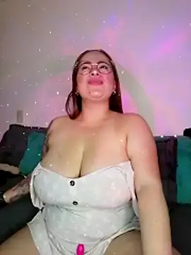 Snapshot of soofy__ chatting on 02.28.26 soofy online show from 02.28.26