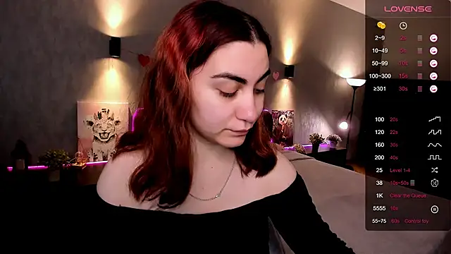 hannacheekss  online show from 09.22.25