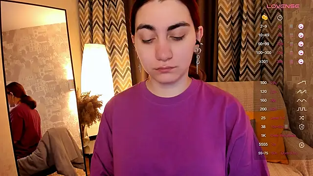 hannacheekss  online show from 10.08.25