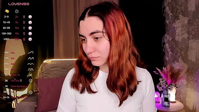 hannacheekss  online show from 10.20.25