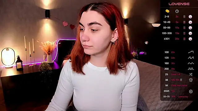 hannacheekss  online show from 02.24.26