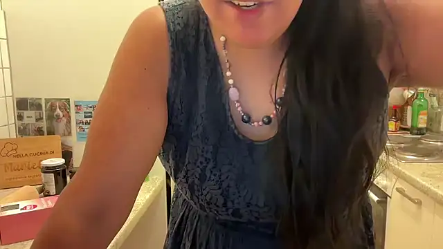 Snapshot of MashaCL chatting on 05.15.26 MashaCL online show from 05.15.26