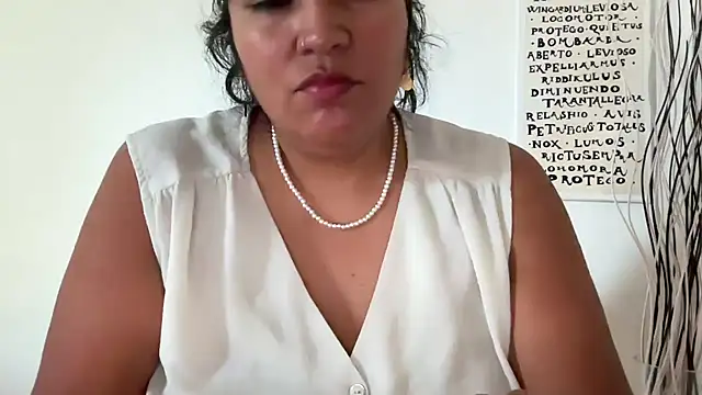 Snapshot of MashaCL chatting on 05.28.26 MashaCL online show from 05.28.26