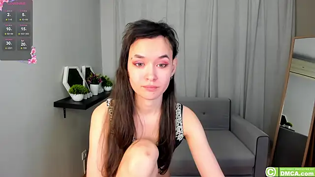 Emily Strikeee online show from 12.05.24