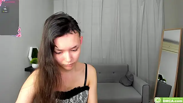 Emily Strikeee online show from 12.06.24