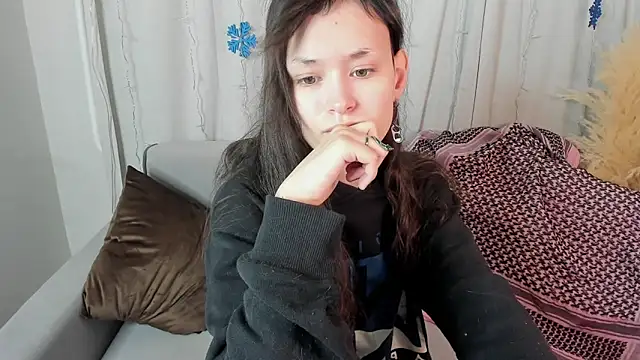 Emily Strikeee online show from 12.24.24