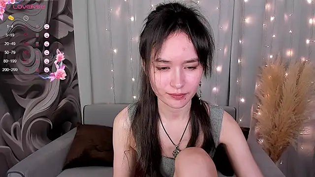 Emily Strikeee online show from 01.16.25