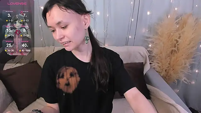 Emily Strikeee online show from 01.23.25