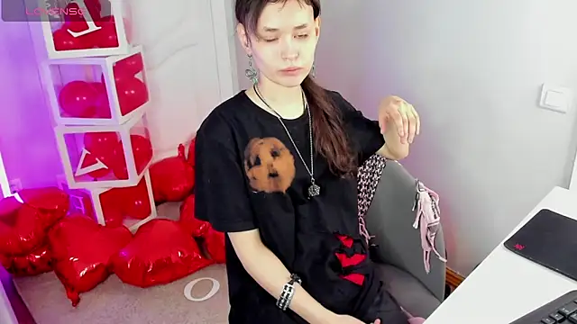 Emily Strikeee online show from 02.16.25