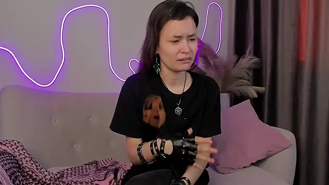 Emily Strikeee online show from 02.17.25