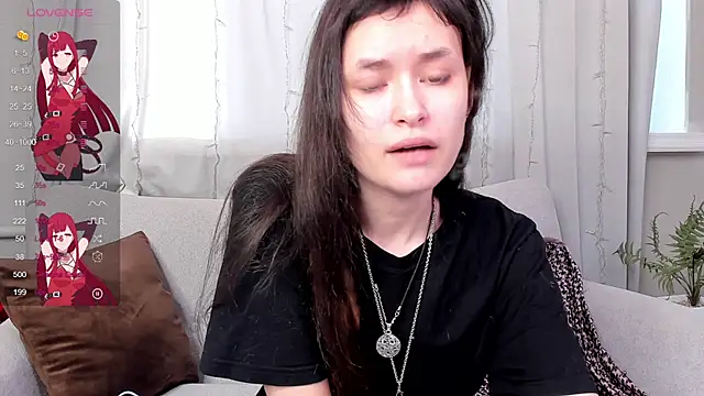 Emily Strikeee online show from 03.05.25