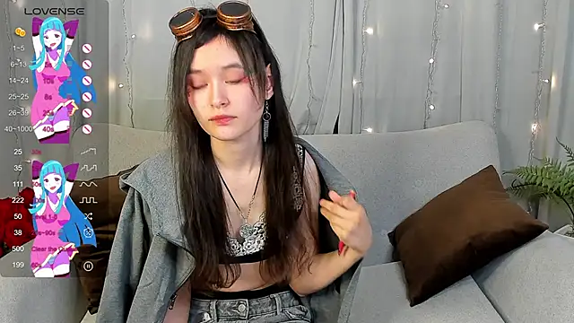 Emily Strikeee online show from 03.17.25