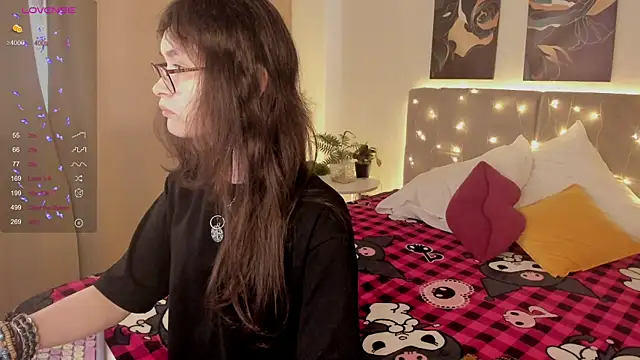 Emily Strikeee online show from 04.01.26