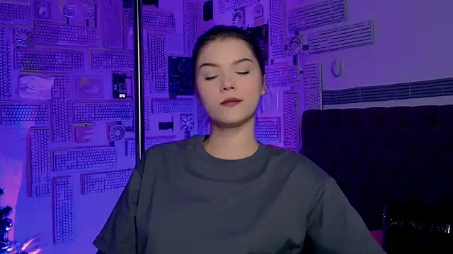 Snapshot of EvaThopson chatting on 02.01.25 EvaThopson online show from 02.01.25