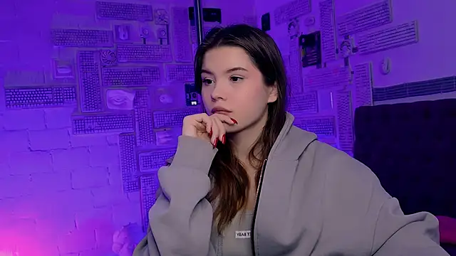 Snapshot of EvaThopson chatting on 02.06.25 EvaThopson online show from 02.06.25