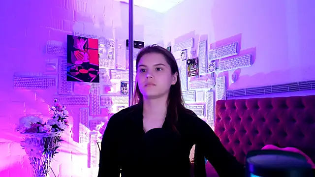 Snapshot of EvaThopson chatting on 02.13.25 EvaThopson online show from 02.13.25