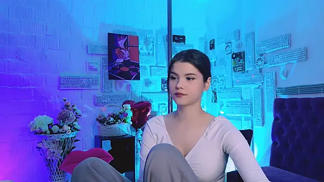 Snapshot of EvaThopson chatting on 02.19.25 EvaThopson online show from 02.19.25