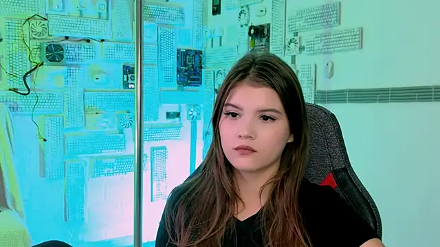 Snapshot of EvaThopson chatting on 09.27.25 EvaThopson online show from 09.27.25