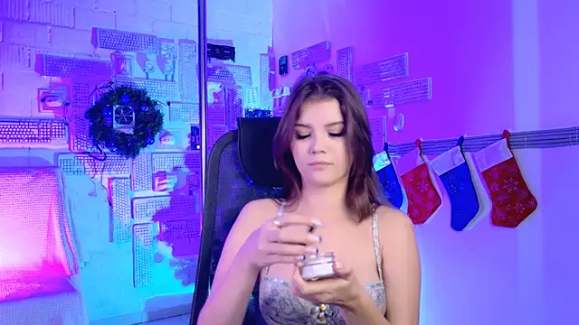 EvaThopson online show from 12.19.25