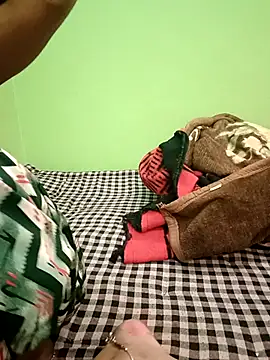 Snapshot of EACH_555 chatting on 11.22.25 EACH 555 online show from 11.22.25