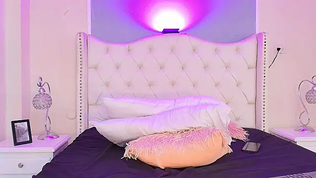 Ambar Collingg online show from 03.15.25