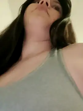 leeya lee online show from 02.18.25