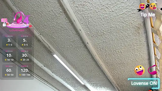 Selenakyle92  online show from 10.08.25