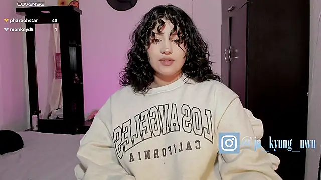 Ju Kyung online show from 12.17.24