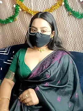 Snapshot of Deshi_Chori chatting on 02.08.25 Deshi Chori online show from 02.08.25