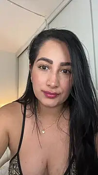 Snapshot of Zara_Sparkle chatting on 10.17.25 Zara Sparkle online show from 10.17.25