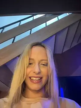 Snapshot of Bellahcha chatting on 04.21.26 Bellahcha online show from 04.21.26