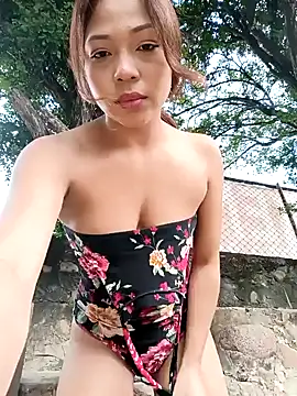 sweet outdoor charm online show from 12.13.24