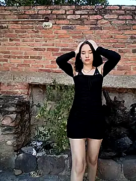 Snapshot of sweet_outdoor_charm chatting on 02.05.26 sweet outdoor charm online show from 02.05.26