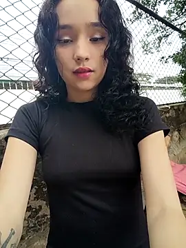 Snapshot of sweet_outdoor_charm chatting on 02.08.26 sweet outdoor charm online show from 02.08.26